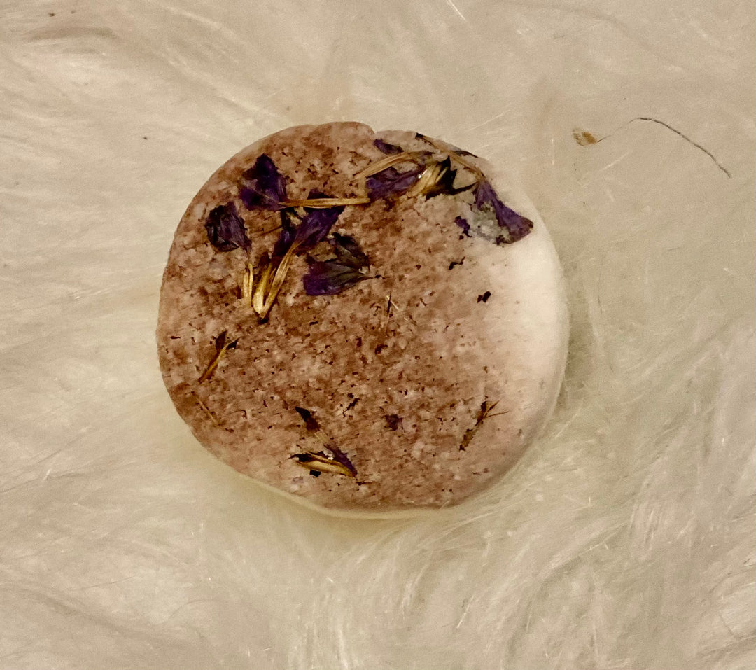 Strawberry Cake Scent Shower Steamers with Dried Rose Petals - UNDFIND