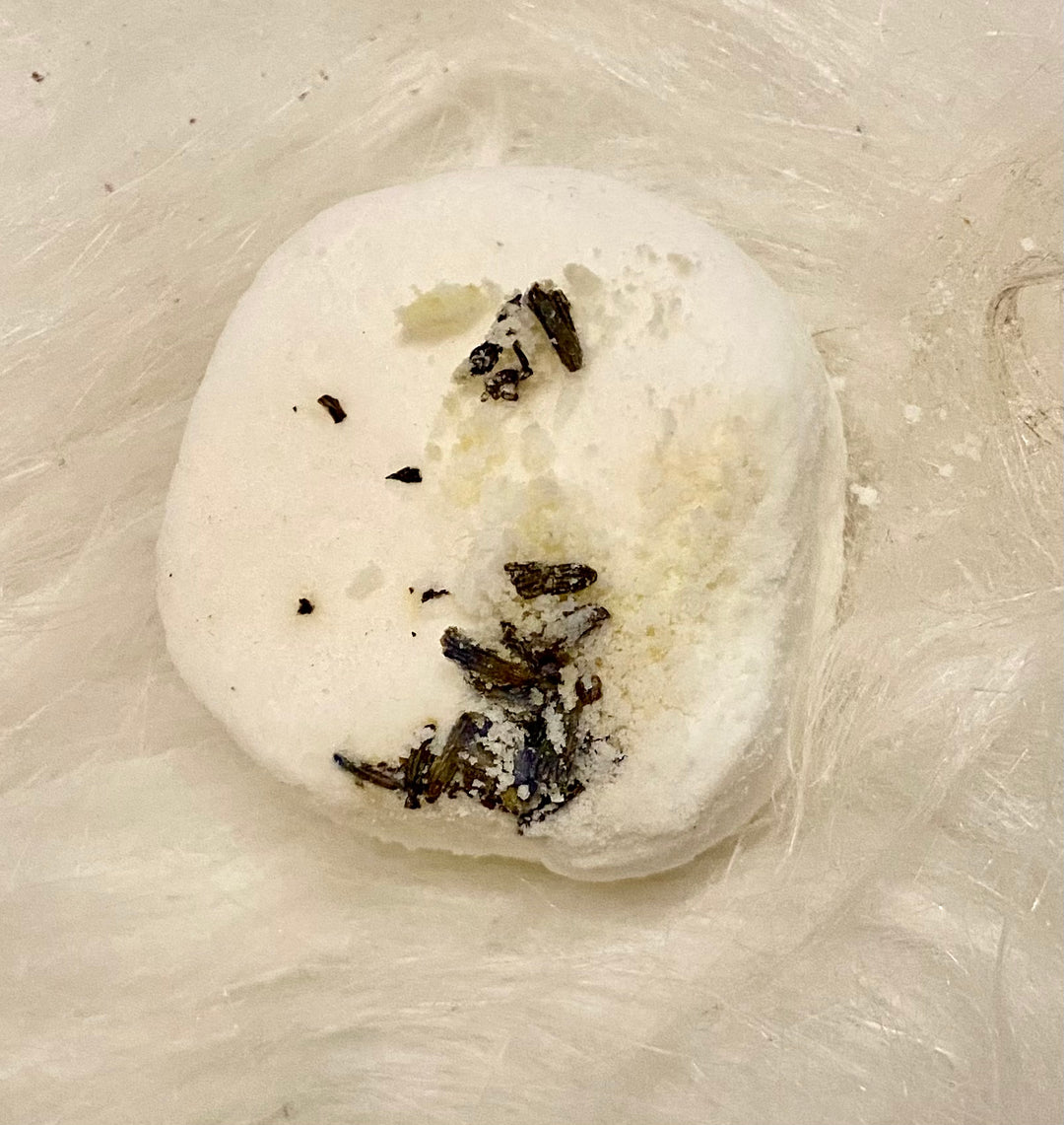 Lavender Shower Steamers with Dried Lavender Buds - UNDFIND